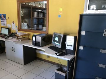 SE RECIBEN OFERTAS!! TERRENO Y GALPONES.