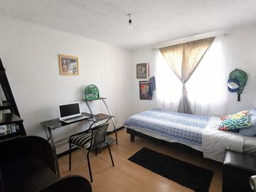 Casa 4D con patio y quincho - Metro Trinidad
