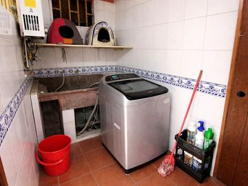 Casa 4D con patio y quincho - Metro Trinidad