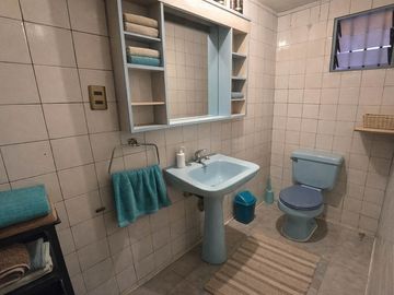 Casa 4D con patio y quincho - Metro Trinidad