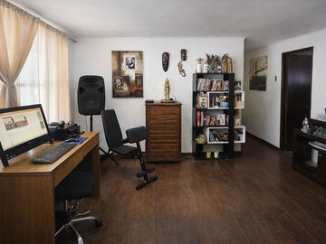 Casa 4D con patio y quincho - Metro Trinidad