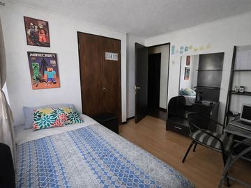 Casa 4D con patio y quincho - Metro Trinidad