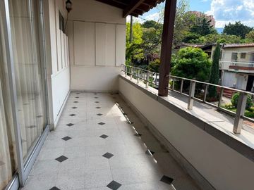 CASA EN VENTA EN MEDELLIN SECTOR SIMÓN BOLIVAR
