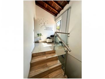 CASA EN VENTA EN ENVIGADO SECTOR LAS ANTILLAS