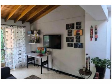 CASA EN VENTA ENVIGADO TRANSVERSAL INTERMEDIA
