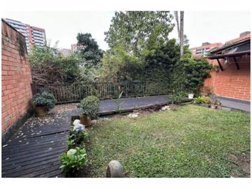 CASA EN VENTA ENVIGADO TRANSVERSAL INTERMEDIA
