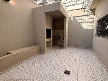 Casa en Luis Agote - Parrilla - Patio - Cochera - Escritura