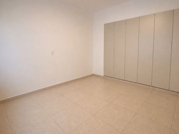 Casa en Luis Agote - Parrilla - Patio - Cochera - Escritura