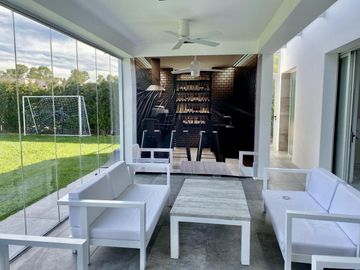 Exclusiva Casa en Alquiler en Windbells