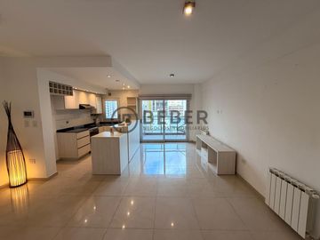 En venta dos ambientes al contrafrente con balcon, Plaza Mitre