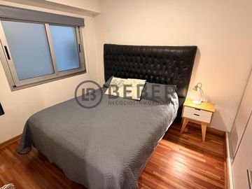 En venta dos ambientes al contrafrente con balcon, Plaza Mitre