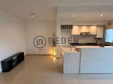 En venta dos ambientes al contrafrente con balcon, Plaza Mitre