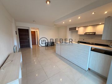 En venta dos ambientes al contrafrente con balcon, Plaza Mitre