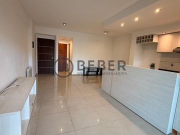 En venta dos ambientes al contrafrente con balcon, Plaza Mitre