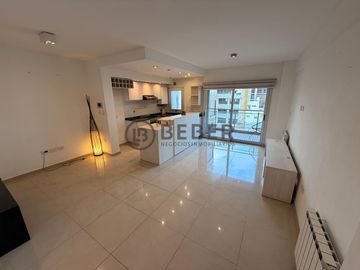 En venta dos ambientes al contrafrente con balcon, Plaza Mitre