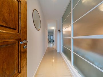 Casa a la venta de 3 dormitorios con pileta y cochera, Alberdi, Rosario