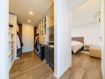 Casa a la venta de 3 dormitorios con pileta y cochera, Alberdi, Rosario