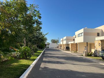 Casa en Venta –| Desarrollo Verna- Privada Conkal Yucatán