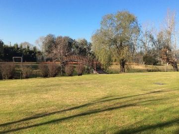 Casa práctica, abierta y luminosa