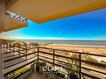 Alquiler 12/24 meses - Semi-Piso 4 ambientes con cochera doble frente al mar Playa Grande