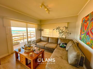 Alquiler 12/24 meses - Semi-Piso 4 ambientes con cochera doble frente al mar Playa Grande