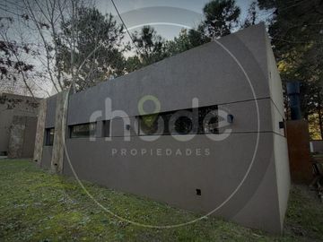 Calle Los Robles Nro. 950 - Casa a estrenar en barrio sobre el monte Santa Teresita