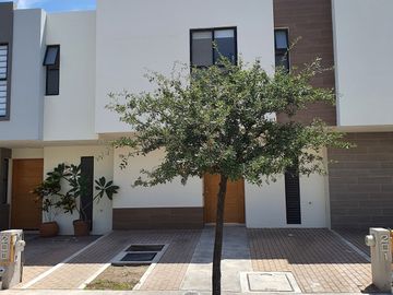 RENTA CASA EN ZAKIA