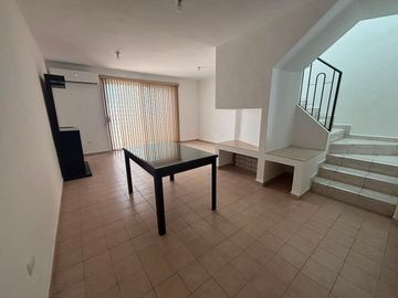 Casa en Renta en Colonial Cumbres