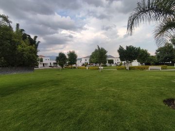 CASA EN RENTA EN LA ARBOLEDA, SAN ISIDRO JURIQUILLA