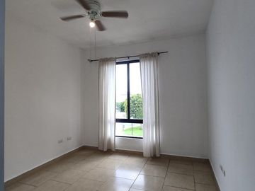 CASA EN RENTA EN LA ARBOLEDA, SAN ISIDRO JURIQUILLA