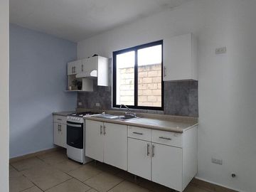 CASA EN RENTA EN LA ARBOLEDA, SAN ISIDRO JURIQUILLA