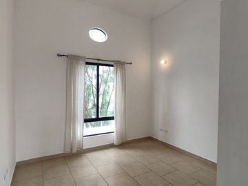 CASA EN RENTA EN LA ARBOLEDA, SAN ISIDRO JURIQUILLA