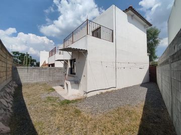 CASA EN RENTA EN LA ARBOLEDA, SAN ISIDRO JURIQUILLA