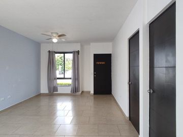 CASA EN RENTA EN LA ARBOLEDA, SAN ISIDRO JURIQUILLA