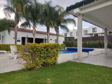 CASA EN RENTA EN LA ARBOLEDA, SAN ISIDRO JURIQUILLA