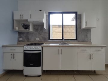 CASA EN RENTA EN LA ARBOLEDA, SAN ISIDRO JURIQUILLA