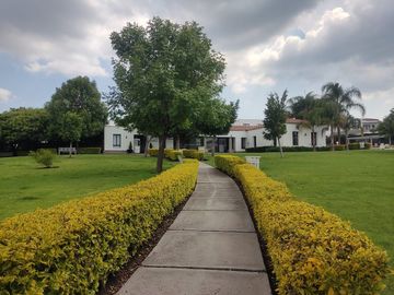 CASA EN RENTA EN LA ARBOLEDA, SAN ISIDRO JURIQUILLA