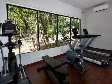 Confort y Comodidad en una Amplia Residencia de Tres Recámaras
