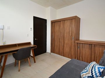 Confort y Comodidad en una Amplia Residencia de Tres Recámaras