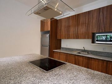 Confort y Comodidad en una Amplia Residencia de Tres Recámaras