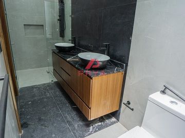 Casa en Venta en Altanza Solares Zapopan con Roof Garden y Recámara en PB