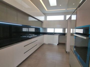 EXTRAORDINARIO DEPARTAMENTO PH EN RENTA CON BALCÓN