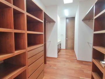 EXTRAORDINARIO DEPARTAMENTO PH EN RENTA CON BALCÓN