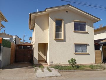 OPORTUNIDAD IMPERDIBLE EN LA FLORIDA-CASA 3 HAB Y 2 BA