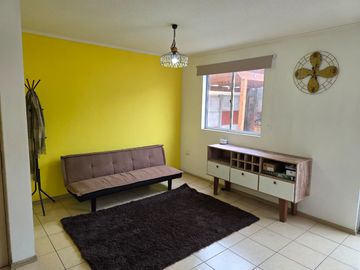 OPORTUNIDAD IMPERDIBLE EN LA FLORIDA-CASA 3 HAB Y 2 BA