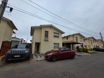 OPORTUNIDAD IMPERDIBLE EN LA FLORIDA-CASA 3 HAB Y 2 BA