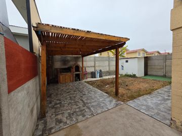 OPORTUNIDAD IMPERDIBLE EN LA FLORIDA-CASA 3 HAB Y 2 BA