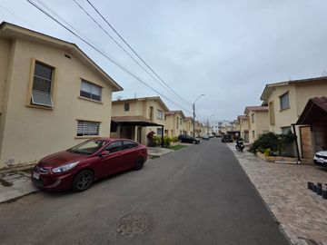 OPORTUNIDAD IMPERDIBLE EN LA FLORIDA-CASA 3 HAB Y 2 BA