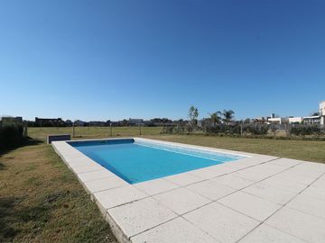 VENTA CASA | PILETA | B° SAN SEBASTIAN | AREA 1