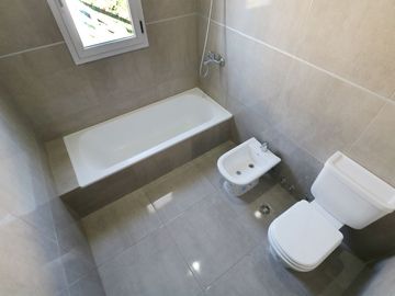 VENTA CASA | PILETA | B° SAN SEBASTIAN | AREA 1